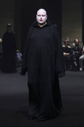 PFW - Matieres Fecales Runway A model walks the runway during the Matieres Fecales Womenswear Fall Winter 2026-2027 show as part of Paris Fashion Week on March 03, 2026 in Paris, France. Photo by Alain Gil Gonzalez ABACAPRESS.COM Paris France  Copyright: xGonzalezxAlain-Gil ABACAx