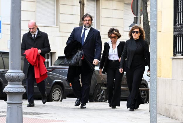 Funeral chapel for Fernando Ónega at the Casa de Galicia in Madrid Sonsoles Ónega, her partner, Juan Montes, and Cristina Ónega with her husband arrive at the funeral chapel located at the Casa de Galicia in Madrid, on March 4, 2026, in Madrid Spain Journalist Fernando Ónega has died at the age of 78 JOURNALIST FERNANDO ÓNEGA WURNING CHAPEL CASA DE GALICIA 04 MARCH 2026 José Madrid Madrid Madrid Spain  Copyright: xJosÃ xOlivax 7335974
