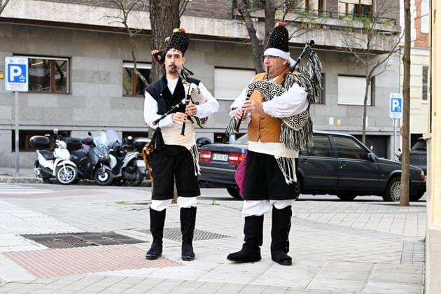 Funeral chapel for Fernando Ónega at the Casa de Galicia in Madrid Bagpipers arrive at the funeral chapel for Fernando Ónega at the Casa de Galicia in Madrid, on March 4, 2026, in Madrid Spain Journalist Fernando Ónega has died at the age of 78 JOURNALIST FERNANDO ÓNEGA WURNING CHAPEL CASA DE GALICIA 04 MARCH 2026 José Madrid Madrid Madrid Spain  Copyright: xJosÃ xOlivax 7336035