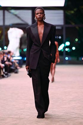 Saint Laurent fashion show Womens Ready to Wear Fall Winter 2026 2027 Collection during Paris Fashion Week PFW on March 3, 2026 Saint Laurent fashion show Womens Ready to Wear Fall Winter 2026 2027 Collection during Paris Fashion Week PFW on March 3, 2026 Paris France  Copyright: xAgencex xBestimagexAgencex xBestimagex