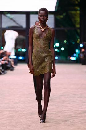 Saint Laurent fashion show Womens Ready to Wear Fall Winter 2026 2027 Collection during Paris Fashion Week PFW on March 3, 2026 Saint Laurent fashion show Womens Ready to Wear Fall Winter 2026 2027 Collection during Paris Fashion Week PFW on March 3, 2026 Paris France  Copyright: xAgencex xBestimagexAgencex xBestimagex