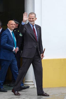 Felipe VI visits the Town Hall of Dos Hermanas Seville King Felipe VI on his way out of the Town Hall of Dos Hermanas Seville, after an institutional visit today, March 4, 2026 in Dos Hermanas, Seville Andalusia, Spain King Felipe VI goes this Wednesday, March 4, 2026 to the Town Hall of Dos Hermanas, where he will be received by the mayor of the town, Paco Rodriguez, will greet the municipal corporation and sign in the Book of Honor of the city The Consistory calls it an honor and highlights the historical link with the Royal House his parents visited in 1987 04 MARCH 2026 Francisco J Dos Hermanas, Sevilla Andalucia Dos Hermanas, Sevilla Andalucia Espana Copyright: xFranciscoxJ.xOlmox 7336587