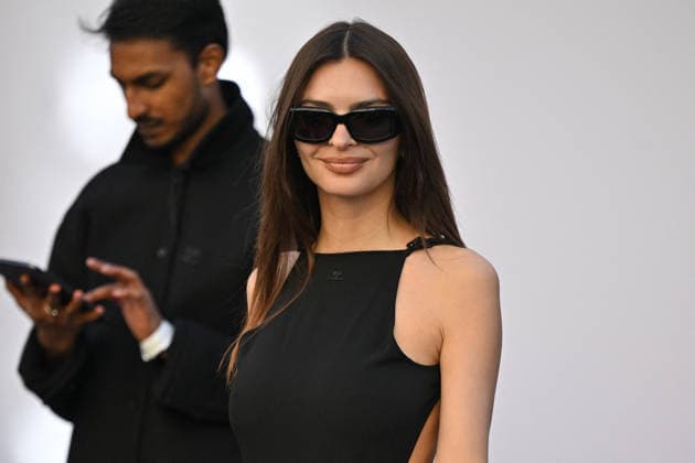 PFW Courreges Outside Arrivals Emily Ratajkowski arriving at Courreges show during Fashion Week in Paris, France on March 4, 2026. Photo by Julien Reynaud APS-Medias ABACAPRESS.COM Paris France  Copyright: xReynaudxJulien APS-Medias ABACAx
