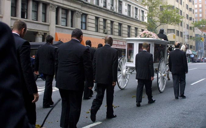 Memorial for Aaliyah Aug 31, 2001; New York, NY, USA; A glass-paneled horse-drawn hearse carries the coffin of R&B singer AALIYAH to Manhattan s St. Ignatius Loyola Roman Catholic Church where Family & Friends attended the private funeral service. . Copyright: xNancyxKaszermanx