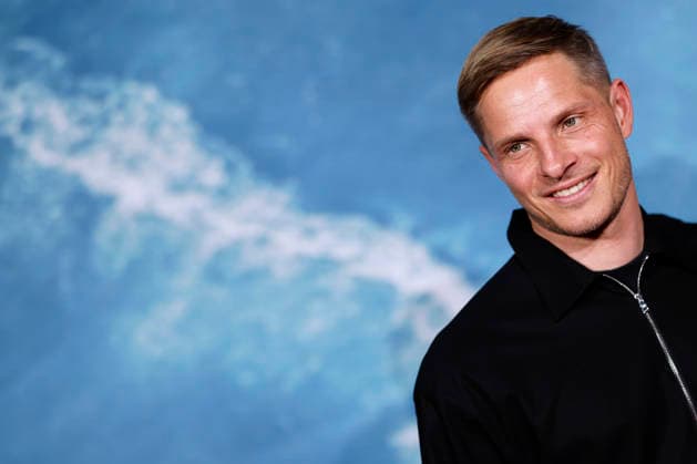 Extreme sportsman Sebastian Steudtner with surfboard at the premiere of the film On the Wave in the Cinedom Cologne Cologne, 02 03 2026 NRW Germany Copyright: xChristophxHardtx