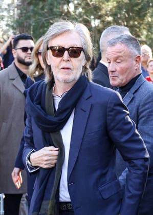 Paul McCartney arrivals at the Stella McCartney Womens Ready to Wear Fall Winter 2026 2027 show during Paris Fashion Week PFW at the Grand Manège Jean Caucanas, in Paris, France, on March 4, 2026 Denis Guignebourg Bestimage Arrivals at the Stella McCartney Womens Ready to Wear Fall Winter 2026 2027 show during Paris Fashion Week PFW at the Grand Manège Jean Caucanas, in Paris, France, on March 4, 2026 Paris France  Copyright: xDenisxGuignebourgx xBestimagexDenisxGuignebourgx xBestimagex