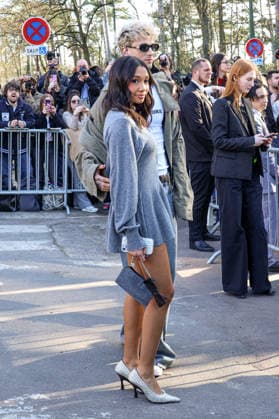 Casie Baker and Machine Gun Kelly MGK arrivals at the Stella McCartney Womens Ready to Wear Fall Winter 2026 2027 show during Paris Fashion Week PFW at the Grand Manège Jean Caucanas, in Paris, France, on March 4, 2026 Denis Guignebourg Bestimage Arrivals at the Stella McCartney Womens Ready to Wear Fall Winter 2026 2027 show during Paris Fashion Week PFW at the Grand Manège Jean Caucanas, in Paris, France, on March 4, 2026 Paris France  Copyright: xDenisxGuignebourgx xBestimagexDenisxGuignebourgx xBestimagex