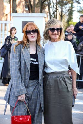Helen Hunt and her daughter Makena Lei at the arrivals at the Stella McCartney Womens Ready to Wear Fall Winter 2026 2027 show during Paris Fashion Week PFW at the Grand Manège Jean Caucanas, in Paris, France, on March 4, 2026 Denis Guignebourg Bestimage Arrivals at the Stella McCartney Womens Ready to Wear Fall Winter 2026 2027 show during Paris Fashion Week PFW at the Grand Manège Jean Caucanas, in Paris, France, on March 4, 2026 Paris France  Copyright: xDenisxGuignebourgx xBestimagexDenisxGuignebourgx xBestimagex