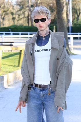 Jerome Domine - PFW - Stella McCartney Photocall - Bela Machine Gun Kelly (mgk) pictured at photocall of the Stella McCartney fashion show during Paris Fashion Week on March 4, 2026 in Paris, France. Photo by Jerome Domine ABACAPRESS.COM Paris France  Copyright: xDominexJerome ABACAx