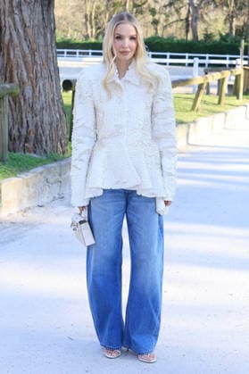 Jerome Domine - PFW - Stella McCartney Photocall - Bela Leonie Hanne pictured at photocall of the Stella McCartney fashion show during Paris Fashion Week on March 4, 2026 in Paris, France. Photo by Jerome Domine ABACAPRESS.COM Paris France  Copyright: xDominexJerome ABACAx