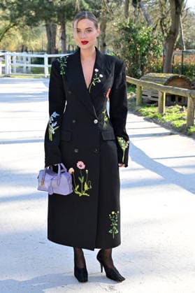 PFW Stella McCartney Photocall Veronica Ferraro attending a photocall at the Stella McCartney show during Fashion Week in Paris, France on March 4, 2026. Photo by Julien Reynaud APS-Medias ABACAPRESS.COM Paris France  Copyright: xReynaudxJulien APS-Medias ABACAx