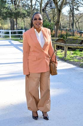 PFW Stella McCartney Photocall Oprah Winfrey attending a photocall at the Stella McCartney show during Fashion Week in Paris, France on March 4, 2026. Photo by Julien Reynaud APS-Medias ABACAPRESS.COM Paris France  Copyright: xReynaudxJulien APS-Medias ABACAx