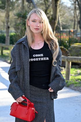 PFW Stella McCartney Photocall Lola Clark attending a photocall at the Stella McCartney show during Fashion Week in Paris, France on March 4, 2026. Photo by Julien Reynaud APS-Medias ABACAPRESS.COM Paris France  Copyright: xReynaudxJulien APS-Medias ABACAx