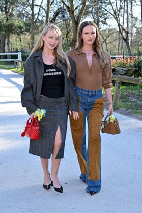 PFW Stella McCartney Photocall Lola Clark, Tilly Clark attending a photocall at the Stella McCartney show during Fashion Week in Paris, France on March 4, 2026. Photo by Julien Reynaud APS-Medias ABACAPRESS.COM Paris France  Copyright: xReynaudxJulien APS-Medias ABACAx