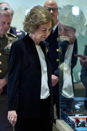 March 4, 2026, Madrid, Madrid, Spain: QUEEN SOFIA visits the exhibition The flag that came from the sea. The colours that identify us Madrid Spain - ZUMAc260 20260304_zep_c260_006 Copyright: xMikexChicorrox