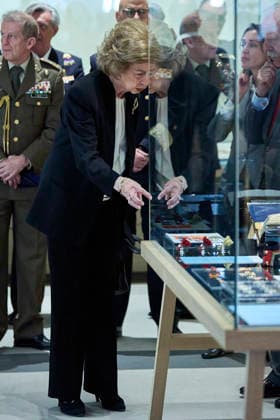 March 4, 2026, Madrid, Madrid, Spain: QUEEN SOFIA visits the exhibition The flag that came from the sea. The colours that identify us Madrid Spain - ZUMAc260 20260304_zep_c260_016 Copyright: xMikexChicorrox