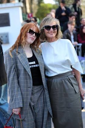 Helen Hunt and her daughter Makena Lei Carnahan seen outside Stella McCartney s Fashion Show during Paris Fashion Week - Womenswear Fall Winter 2026 2027 Helen Hunt and her daughter Makena Lei Carnahan seen outside Stella McCartney s Fashion Show during Paris Fashion Week - Womenswear Fall Winter 2026 2027 in Paris on March 4, 2026  Copyright: xBertrandxVanierx