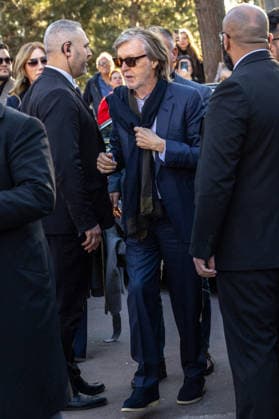 PFW Stella McCartney Outside Arrivals NB Paul McCartney arrived at the Stella McCartney Womenswear Fall Winter 2026-2027 show as part of Paris Fashion Week on March 04, 2026 in Paris, France. Photo by Nasser Berzane ABACAPRESS.COM Paris France  Copyright: xBerzanexNasser ABACAx