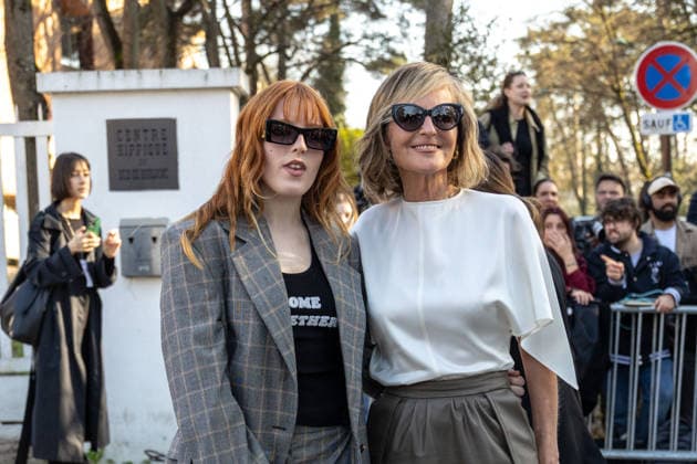 PFW Stella McCartney Outside Arrivals NB Makena Lei Carnahan, Helen Hunt arrived at the Stella McCartney Womenswear Fall Winter 2026-2027 show as part of Paris Fashion Week on March 04, 2026 in Paris, France. Photo by Nasser Berzane ABACAPRESS.COM Paris France  Copyright: xBerzanexNasser ABACAx