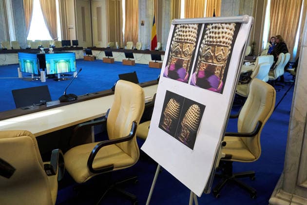 Theft of the Cotofenesti Helmet, hearings in the Romanian Parliament, Bucharest, Romania Bucharest, Romania. 27th Jan, 2025: The meeting of the Culture Committee of the Chamber of Deputies, in which is discussed the situation of the Golden Helmet of Cotofenesti, a solid gold Geto-Dacian helmet dating from the second half of the 5th century BCE, belonging to National Museum of History of Romania, was stolen, along with three other Dacian bracelets, during the night of January 24-25, 2025, from the Drents Museum, in Assen, Netherlands Bucharest Romania Copyright: xLucianxAlecux DSC01965_20250127