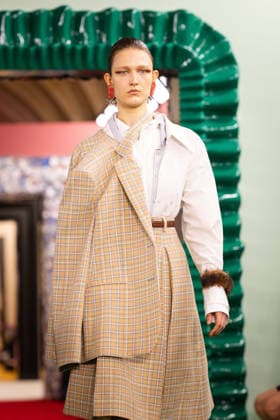 PFW - Acne Studios Runway AJ A model presents a creation for Acne Studios for the Women s Ready to Wear Fall Winter 2026-2027 collection fashion show as part of the Paris Women Fashion Week (PFW), in Paris, on March 4, 2026. Photo by Alexis Jumeau ABACAPRESS.COM Paris France  Copyright: xJumeauxAlexis ABACAx