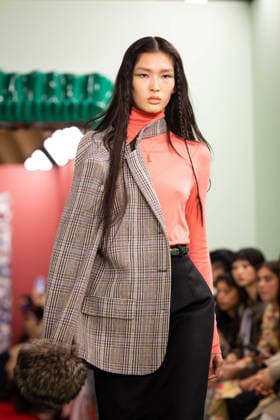 PFW - Acne Studios Runway AJ A model presents a creation for Acne Studios for the Women s Ready to Wear Fall Winter 2026-2027 collection fashion show as part of the Paris Women Fashion Week (PFW), in Paris, on March 4, 2026. Photo by Alexis Jumeau ABACAPRESS.COM Paris France  Copyright: xJumeauxAlexis ABACAx