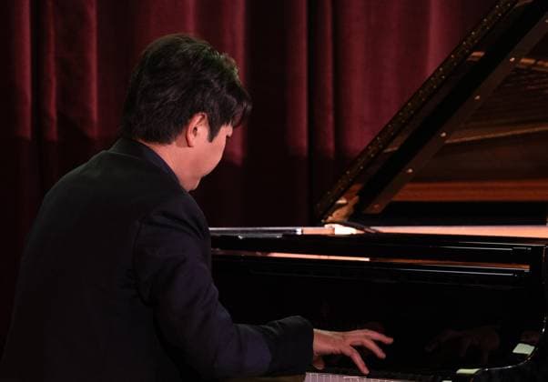 March 4, 2026, Bronx, New York, USA: Lang Lang performs during Lang Lang International Music Foundation bi-annual gala at Metropolitan Club in New York, NY on March 4, 2026. Bronx USA - ZUMAr339 20260304_znp_r339_101 Copyright: xLevxRadinx