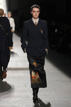 PFW - Dries Van Noten Runway A model walks the runway during the Dries Van Noten Womenswear Fall Winter 2026-2027 show as part of Paris Fashion Week on March 04, 2026 in Paris, France. Photo by Alain Gil Gonzalez ABACAPRESS.COM Paris France  Copyright: xGonzalezxAlain-Gil ABACAx