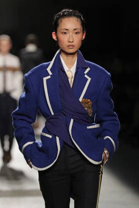 PFW - Dries Van Noten Runway A model walks the runway during the Dries Van Noten Womenswear Fall Winter 2026-2027 show as part of Paris Fashion Week on March 04, 2026 in Paris, France. Photo by Alain Gil Gonzalez ABACAPRESS.COM Paris France  Copyright: xGonzalezxAlain-Gil ABACAx