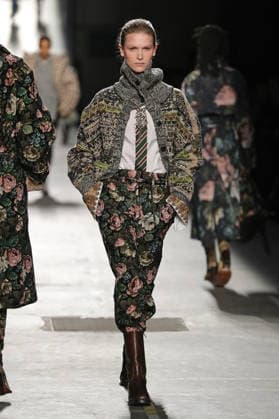 PFW - Dries Van Noten Runway A model walks the runway during the Dries Van Noten Womenswear Fall Winter 2026-2027 show as part of Paris Fashion Week on March 04, 2026 in Paris, France. Photo by Alain Gil Gonzalez ABACAPRESS.COM Paris France  Copyright: xGonzalezxAlain-Gil ABACAx