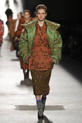PFW - Dries Van Noten Runway A model walks the runway during the Dries Van Noten Womenswear Fall Winter 2026-2027 show as part of Paris Fashion Week on March 04, 2026 in Paris, France. Photo by Alain Gil Gonzalez ABACAPRESS.COM Paris France  Copyright: xGonzalezxAlain-Gil ABACAx