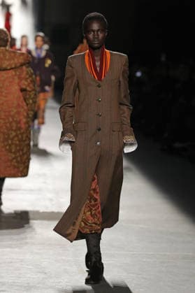 PFW - Dries Van Noten Runway A model walks the runway during the Dries Van Noten Womenswear Fall Winter 2026-2027 show as part of Paris Fashion Week on March 04, 2026 in Paris, France. Photo by Alain Gil Gonzalez ABACAPRESS.COM Paris France  Copyright: xGonzalezxAlain-Gil ABACAx
