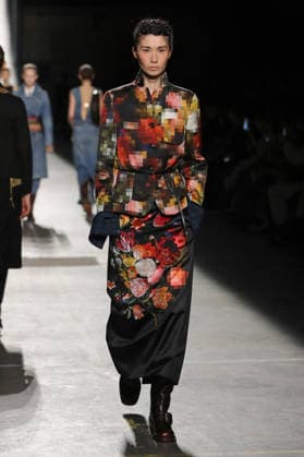 PFW - Dries Van Noten Runway A model walks the runway during the Dries Van Noten Womenswear Fall Winter 2026-2027 show as part of Paris Fashion Week on March 04, 2026 in Paris, France. Photo by Alain Gil Gonzalez ABACAPRESS.COM Paris France  Copyright: xGonzalezxAlain-Gil ABACAx