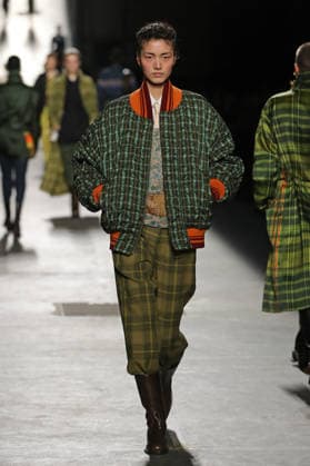 PFW - Dries Van Noten Runway A model walks the runway during the Dries Van Noten Womenswear Fall Winter 2026-2027 show as part of Paris Fashion Week on March 04, 2026 in Paris, France. Photo by Alain Gil Gonzalez ABACAPRESS.COM Paris France  Copyright: xGonzalezxAlain-Gil ABACAx