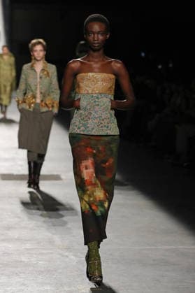 PFW - Dries Van Noten Runway A model walks the runway during the Dries Van Noten Womenswear Fall Winter 2026-2027 show as part of Paris Fashion Week on March 04, 2026 in Paris, France. Photo by Alain Gil Gonzalez ABACAPRESS.COM Paris France  Copyright: xGonzalezxAlain-Gil ABACAx