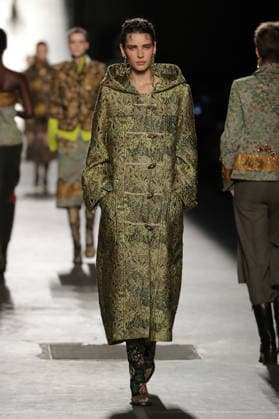 PFW - Dries Van Noten Runway A model walks the runway during the Dries Van Noten Womenswear Fall Winter 2026-2027 show as part of Paris Fashion Week on March 04, 2026 in Paris, France. Photo by Alain Gil Gonzalez ABACAPRESS.COM Paris France  Copyright: xGonzalezxAlain-Gil ABACAx