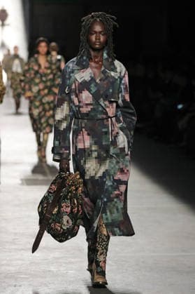 PFW - Dries Van Noten Runway A model walks the runway during the Dries Van Noten Womenswear Fall Winter 2026-2027 show as part of Paris Fashion Week on March 04, 2026 in Paris, France. Photo by Alain Gil Gonzalez ABACAPRESS.COM Paris France  Copyright: xGonzalezxAlain-Gil ABACAx