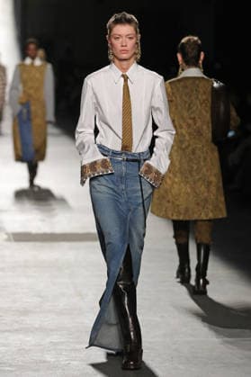 PFW - Dries Van Noten Runway A model walks the runway during the Dries Van Noten Womenswear Fall Winter 2026-2027 show as part of Paris Fashion Week on March 04, 2026 in Paris, France. Photo by Alain Gil Gonzalez ABACAPRESS.COM Paris France  Copyright: xGonzalezxAlain-Gil ABACAx