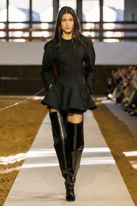 Stella McCartney Womens Ready to Wear Autumn Winter 2026 2027 fashion show during Paris Fashion Week PFW on March 8, 2026 clear 135 Translation results Translation results Stella McCartney Womens Ready to Wear Autumn Winter 2026 2027 Collection fashion show during Paris Fashion Week PFW on March 8, 2026 Paris France  Copyright: xAgencex xBestimagexAgencex xBestimagex