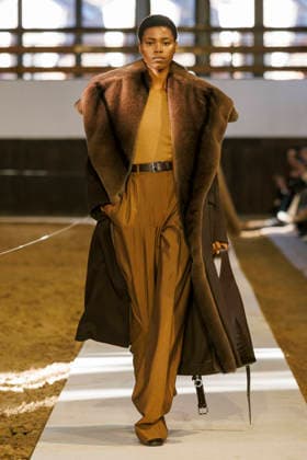 Stella McCartney Womens Ready to Wear Autumn Winter 2026 2027 fashion show during Paris Fashion Week PFW on March 8, 2026 clear 135 Translation results Translation results Stella McCartney Womens Ready to Wear Autumn Winter 2026 2027 Collection fashion show during Paris Fashion Week PFW on March 8, 2026 Paris France  Copyright: xAgencex xBestimagexAgencex xBestimagex