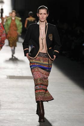 PFW - Dries Van Noten Runway A model walks the runway during the Dries Van Noten Womenswear Fall Winter 2026-2027 show as part of Paris Fashion Week on March 04, 2026 in Paris, France. Photo by Alain Gil Gonzalez ABACAPRESS.COM Paris France  Copyright: xGonzalezxAlain-Gil ABACAx