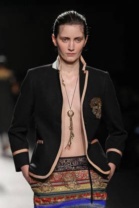 PFW - Dries Van Noten Runway A model walks the runway during the Dries Van Noten Womenswear Fall Winter 2026-2027 show as part of Paris Fashion Week on March 04, 2026 in Paris, France. Photo by Alain Gil Gonzalez ABACAPRESS.COM Paris France  Copyright: xGonzalezxAlain-Gil ABACAx