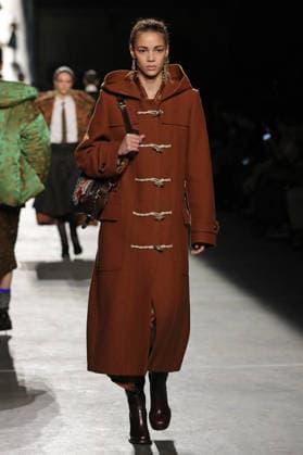 PFW - Dries Van Noten Runway A model walks the runway during the Dries Van Noten Womenswear Fall Winter 2026-2027 show as part of Paris Fashion Week on March 04, 2026 in Paris, France. Photo by Alain Gil Gonzalez ABACAPRESS.COM Paris France  Copyright: xGonzalezxAlain-Gil ABACAx