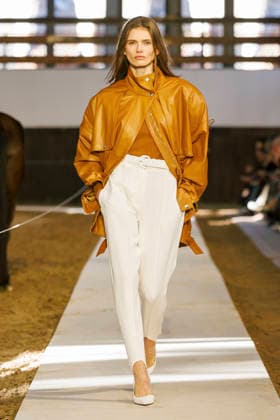 Stella McCartney Womens Ready to Wear Autumn Winter 2026 2027 fashion show during Paris Fashion Week PFW on March 8, 2026 clear 135 Translation results Translation results Stella McCartney Womens Ready to Wear Autumn Winter 2026 2027 Collection fashion show during Paris Fashion Week PFW on March 8, 2026 Paris France  Copyright: xAgencex xBestimagexAgencex xBestimagex