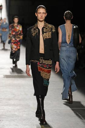 PFW - Dries Van Noten Runway A model walks the runway during the Dries Van Noten Womenswear Fall Winter 2026-2027 show as part of Paris Fashion Week on March 04, 2026 in Paris, France. Photo by Alain Gil Gonzalez ABACAPRESS.COM Paris France  Copyright: xGonzalezxAlain-Gil ABACAx