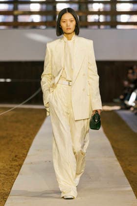Stella McCartney Womens Ready to Wear Autumn Winter 2026 2027 fashion show during Paris Fashion Week PFW on March 8, 2026 clear 135 Translation results Translation results Stella McCartney Womens Ready to Wear Autumn Winter 2026 2027 Collection fashion show during Paris Fashion Week PFW on March 8, 2026 Paris France  Copyright: xAgencex xBestimagexAgencex xBestimagex