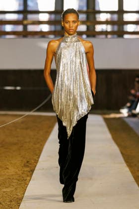 Stella McCartney Womens Ready to Wear Autumn Winter 2026 2027 fashion show during Paris Fashion Week PFW on March 8, 2026 clear 135 Translation results Translation results Stella McCartney Womens Ready to Wear Autumn Winter 2026 2027 Collection fashion show during Paris Fashion Week PFW on March 8, 2026 Paris France  Copyright: xAgencex xBestimagexAgencex xBestimagex