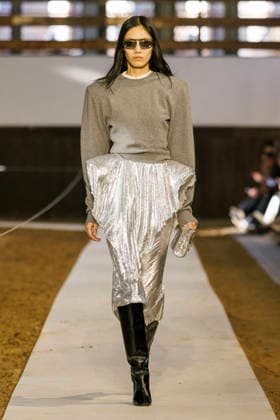 Stella McCartney Womens Ready to Wear Autumn Winter 2026 2027 fashion show during Paris Fashion Week PFW on March 8, 2026 clear 135 Translation results Translation results Stella McCartney Womens Ready to Wear Autumn Winter 2026 2027 Collection fashion show during Paris Fashion Week PFW on March 8, 2026 Paris France  Copyright: xAgencex xBestimagexAgencex xBestimagex