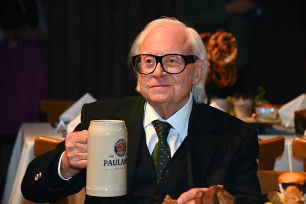 Werner BROMBACH (Erdinger Weissbraeu), Einzelbild,angeschnittenes Einzelmotiv,Portraet,Portrait,Porträt., mit Paulaner Masskrug. Salvator Starkbier Probe 2026 auf dem Nockherberg in Muenchen am 04.03.2026, *** Werner BROMBACH Erdinger Weissbraeu , single picture,cropped single motif,portrait,portrait,portrait , with Paulaner Masskrug Salvator Starkbier Probe 2026 at the Nockherberg in Munich on 04 03 2026,