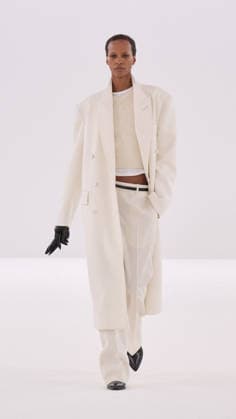 Tom Ford fashion show Womens Ready to Wear Autumn Winter 2026 2027 Collection during Paris Fashion Week PFW on March 4, 2026 Tom Ford fashion show Womens Ready to Wear Autumn Winter 2026 2027 Collection during Paris Fashion Week PFW on March 4, 2026 Paris France  Copyright: xAgencex xBestimagexAgencex xBestimagex